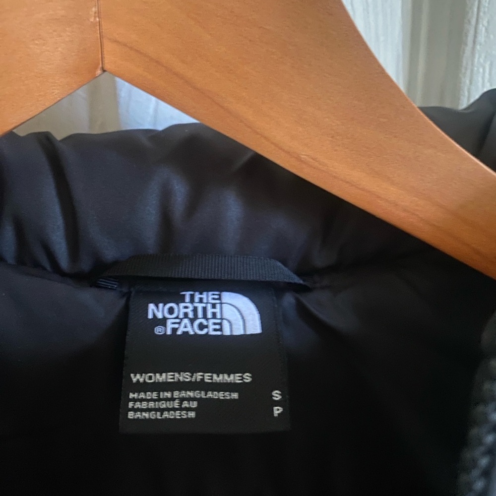 The North Face Women's Puffer Jacket - Black